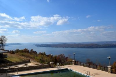 Lake Guntersville State Park is located on Lake Guntersville and the Tennessee River. It is one of the most beautiful state parks in Alabama