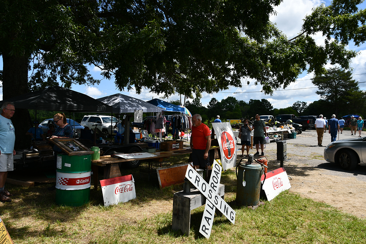 The World's Longest Yardsale Alabama