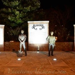 Bronze-Statues-Of-The-Band-Alabama-Fort-Payne